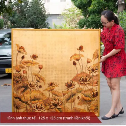 Tranh Liên Hoa Diệu Pháp hoa sen treo bàn thờ sơn mài dát vàng - Hình ảnh 5