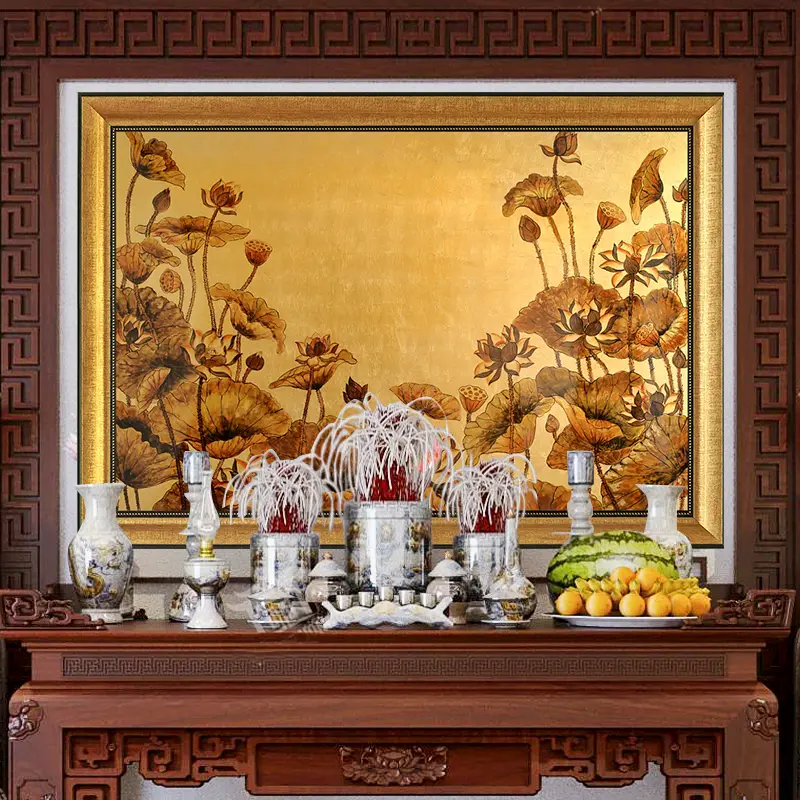 Tranh sơn mài dát vàng phòng thờ Liên hoa diệu pháp trên bàn thờ