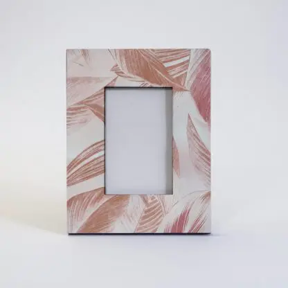 Khung hình để bàn sơn mài PINKY bản 5 cm hoạ tiết lá cây 10x15, khung ảnh 13x18