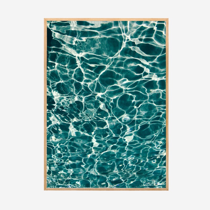 Underwater - Tranh khung kính gỗ sồi treo tường 50x70 cm