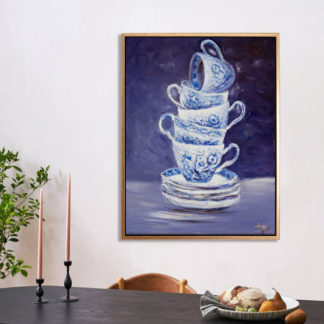 Tranh sơn dầu Tách trà cổ điển xếp chồng lên nhau - tone xanh lạnh