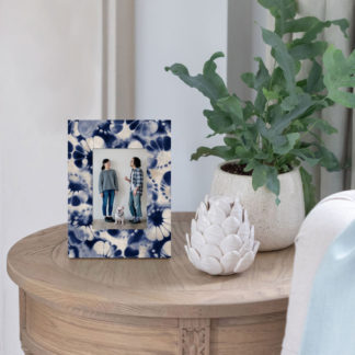 Blue flower 10x15 - Khung ảnh để bàn sơn mài hoạ tiết hoa văn| quà tặng sinh nhật, khung ảnh gia đình- KSM14