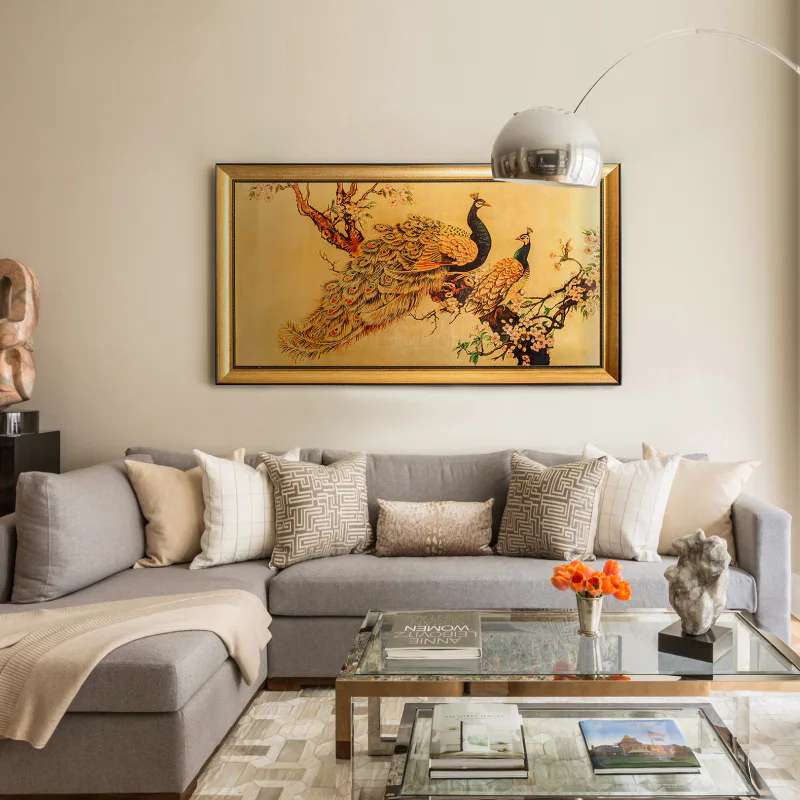 tranh khổng tước phú quý phòng khách hiện đại