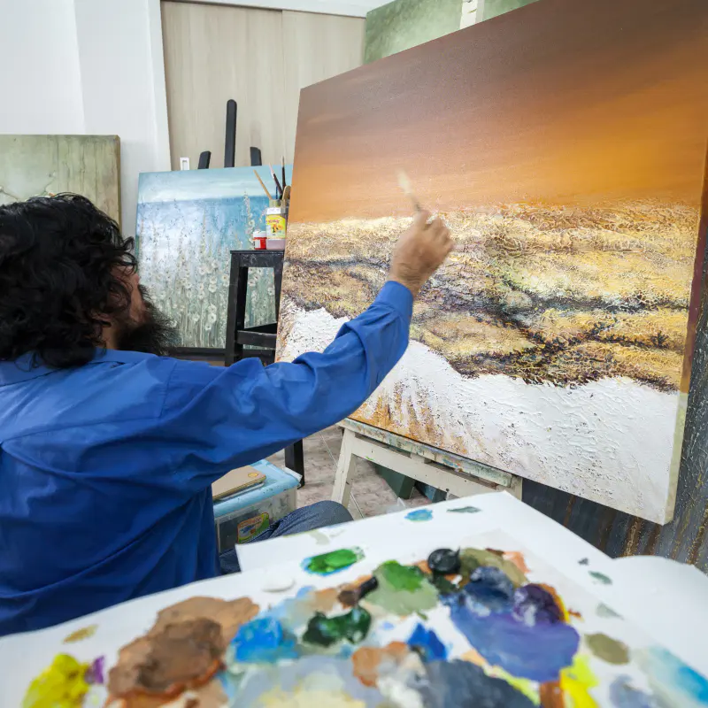 Họa sĩ thực hiện artwork theo yêu cầu tại Mia Home Studio